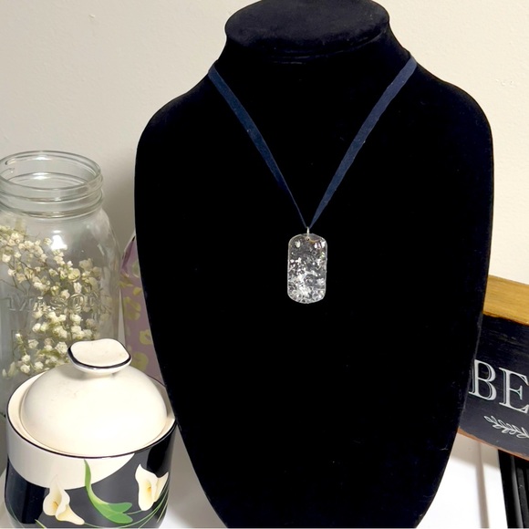 Live Edge Crystal Dog Tag Necklace Handcrafted Epoxy Resin Necklace Silver - Picture 3 of 9